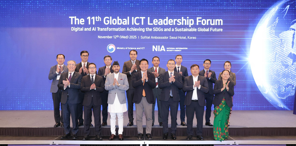 ‘제11회 글로벌 ICT 리더십 포럼’이 12일 소피텔 엠버서더 서울 호텔에서 개최됐다. [사진=NIA]