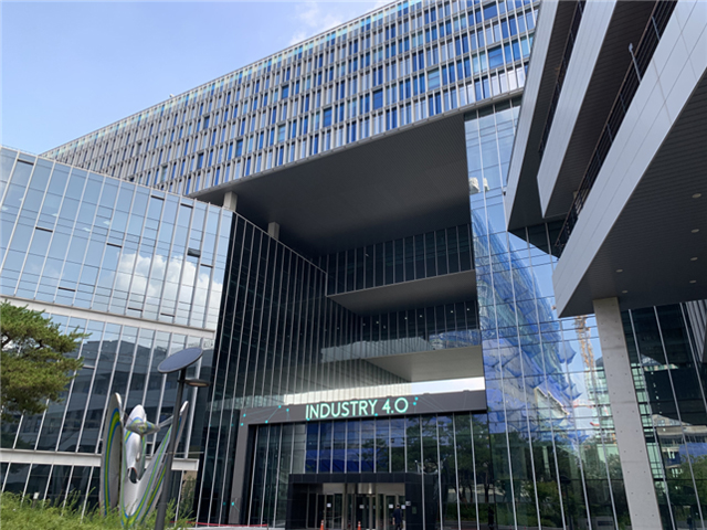 AI·반도체 스타트업 키운다...경기혁신센터, '창업-BuS' 본격 가동 - 뉴스 썸네일 이미지