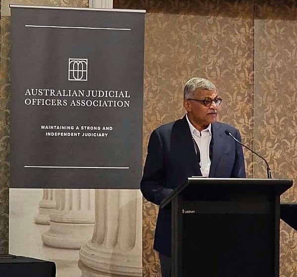首席大法官 Sundaresh Menon 強調人工智能時代人類判斷的重要性