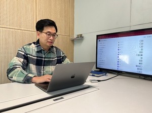 아웃코드 문창훈 대표, "데이터 자동화 통해 미래의 업무 솔루션 만들어 나갈... - 뉴스 썸네일 이미지